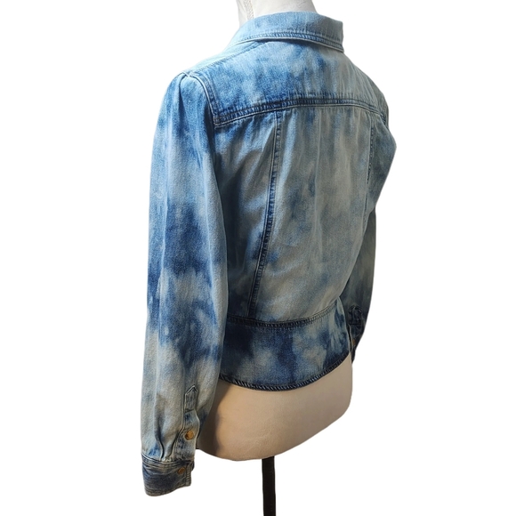 Upcycled, bleached dyed Jones NY Jean shirt w/ gold buttons. Medium - Picture 8 of 9